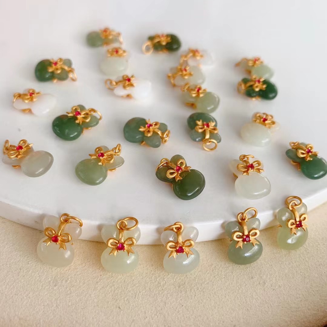 925古法银镀金蝴蝶结镶嵌天然和田玉小兔子吊坠提溜diy饰品配件