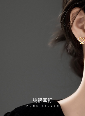 S925银无痛硅胶爱心耳夹女无耳洞新款简约气质心形耳环高级感设计