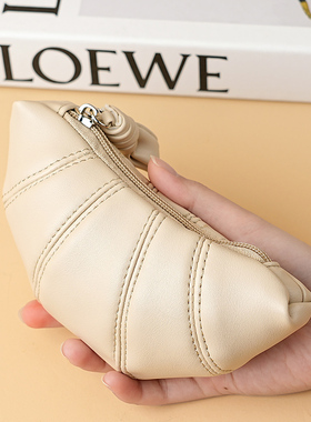 黑色皮质有质感饺子型钱包化妆包韩系高级小钱包牛角包小包口红包