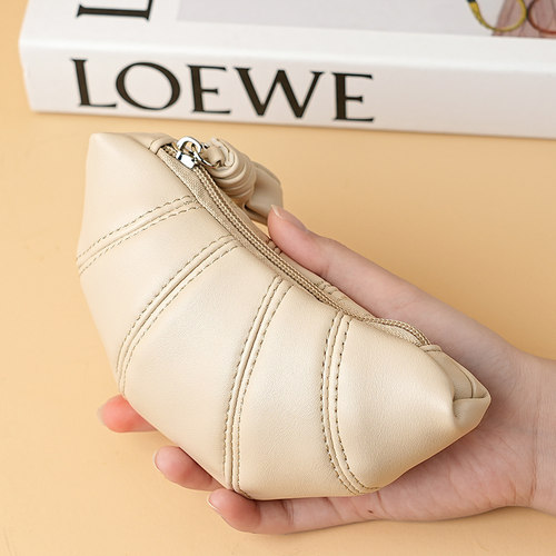 黑色皮质有质感饺子型钱包化妆包韩系高级小钱包牛角包小包口红包