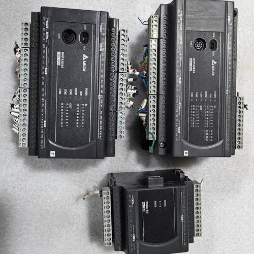 DVP40ES200R DVP32ES200T DVP06XA-E2 台达PLC 实价包邮议价维修