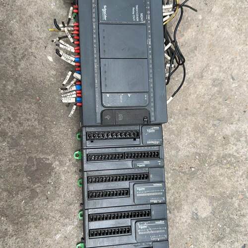 TM241CE40R TM3DI8 TM3AI4 TM3DM24R TM3DI16 TM3DQ16R议价维修
