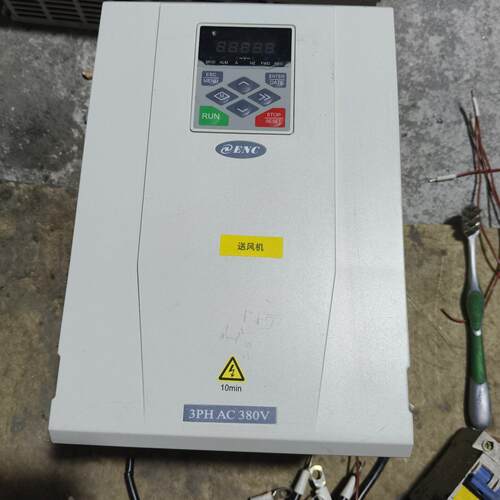 ENA100-4T0220H/0300LB 易能变频器 三相380V 22-30千瓦议价维修