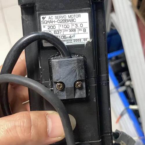 SGMAH-02BBABC 安川交流伺服电机 工业自动化工控配件议价维修