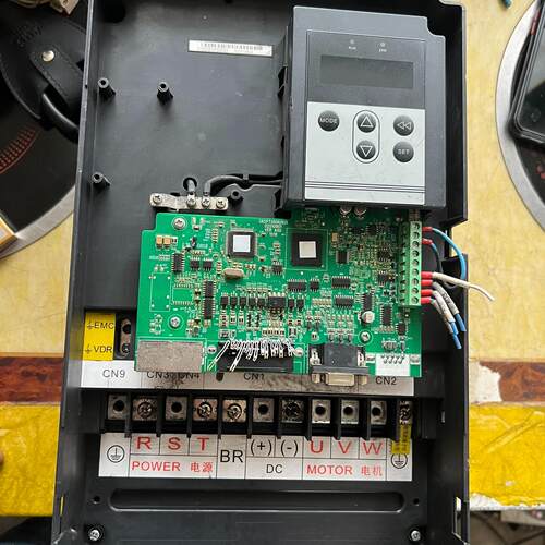 IS650PT045IUX 汇川变频器 工业工控调速装置议价维修