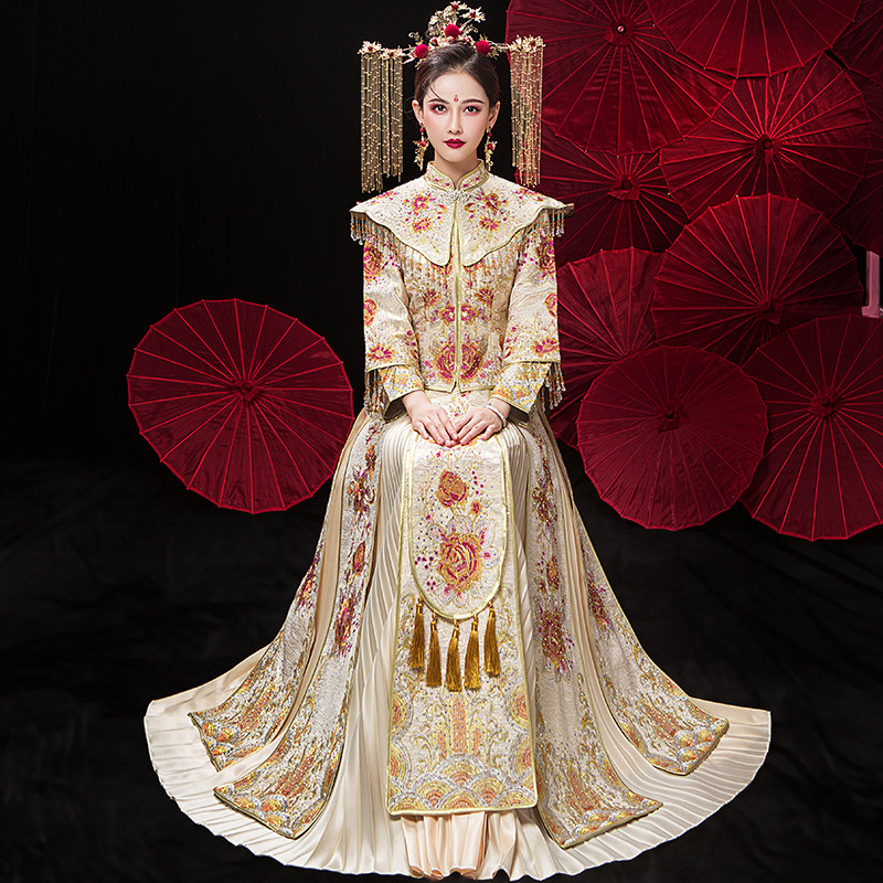 秀禾服女新娘2020新款香槟色秀和服嫁衣显瘦结婚中式婚纱礼服秀禾