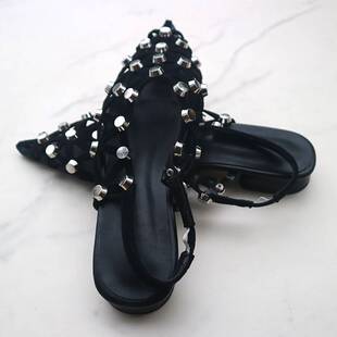 高跟一字带洞洞鞋 2025年夏季 女黑色时尚 真皮金属铆钉包头凉鞋 新款