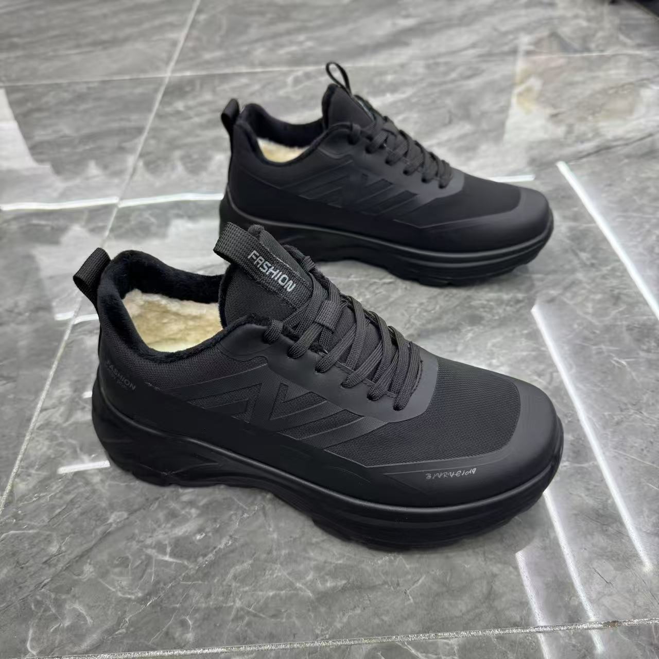 冬季新羊毛皮毛一体棉鞋中邦加厚加绒保暖东北大棉鞋户外休闲男鞋