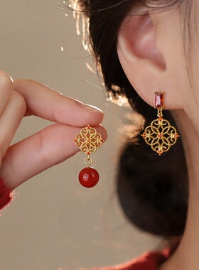 新中式蕾丝花片耳环女复古气质高级感红色不对称耳钉氛围感耳饰