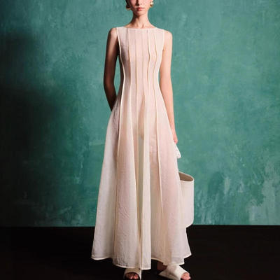 欧美简约风连衣裙女2025秋气质优尚休闲圆领无袖高腰宽松长裙单件