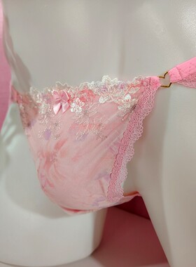 25/9月 蕾丝边绣花裤头 莫代尔大红色刺绣 低腰高叉金属扣三角裤