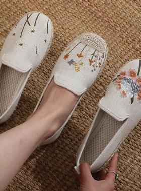 新中式渔夫鞋女平底老北京布鞋一脚蹬懒人鞋轻便休闲小香风绣花鞋
