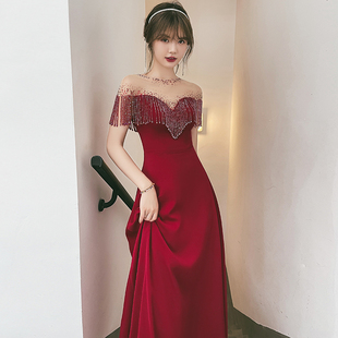 新娘敬酒服2021新款冬季结婚流苏气质订婚一字肩晚礼服红色小个子