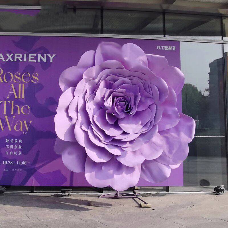 户外定制巨型玫瑰花上墙装置门头商场橱窗仿真花大花朵防水假花