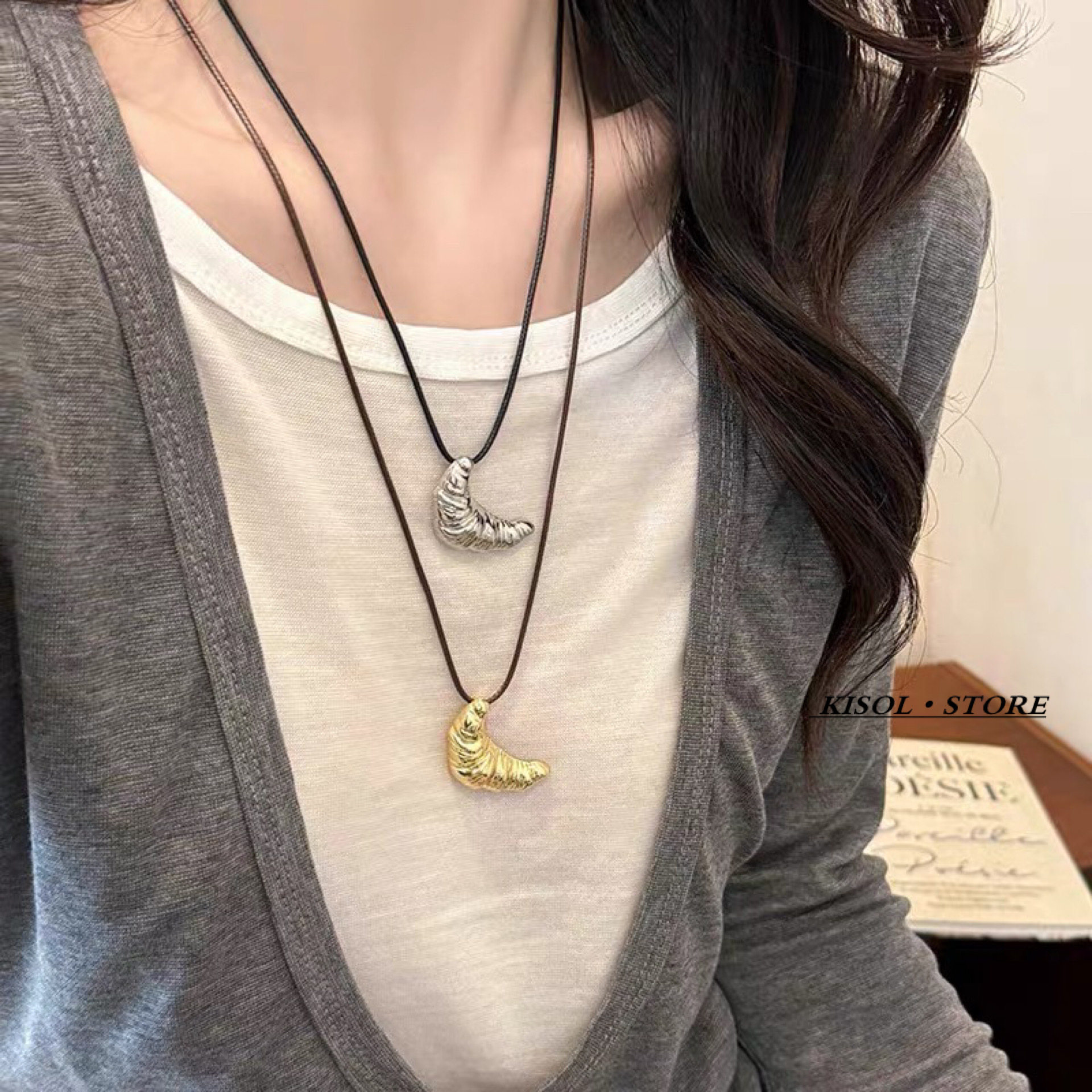 「一眼相中」韩系牛角包皮绳项链简约ins风百搭锁骨链长款卫衣链~