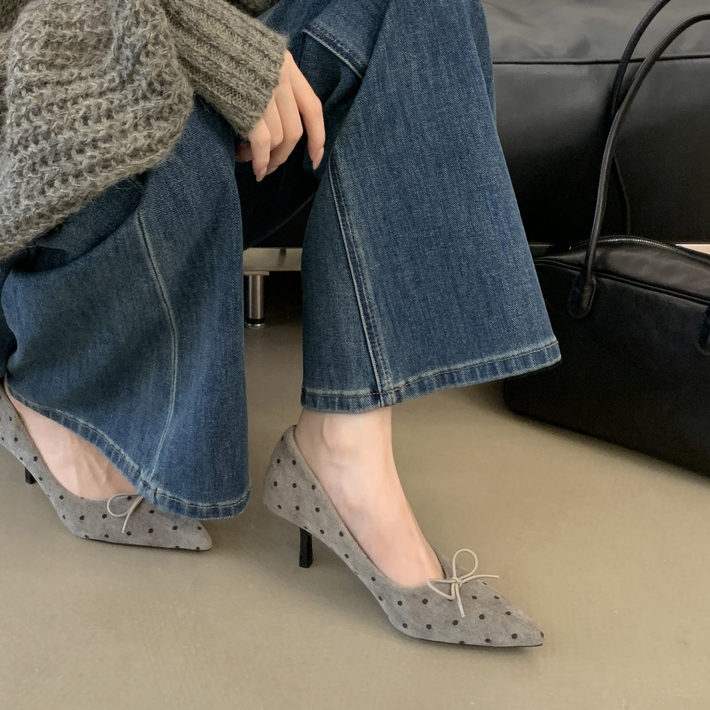 【CHICGIRL】法式赫本风波点绒面细高跟鞋女秋冬新款浅口通勤单鞋