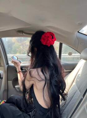 丹麦caro同款红玫瑰花朵抓夹女ins法式大号后脑勺新年盘发鲨鱼夹