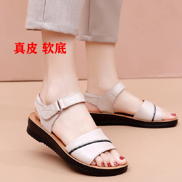 夏季真皮平底舒适妈妈凉鞋