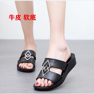 夏季真皮坡跟拖鞋露趾女鞋外穿厚底防滑软底黑色妈妈凉拖鞋凉鞋子