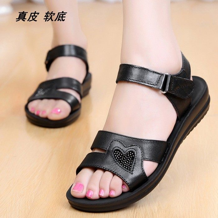 中老年女凉鞋平底夏季妈妈凉鞋平跟软底老人真皮凉鞋中年防滑女鞋