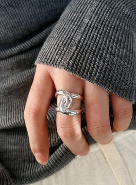 重工厚银几何线条缠绕戒指