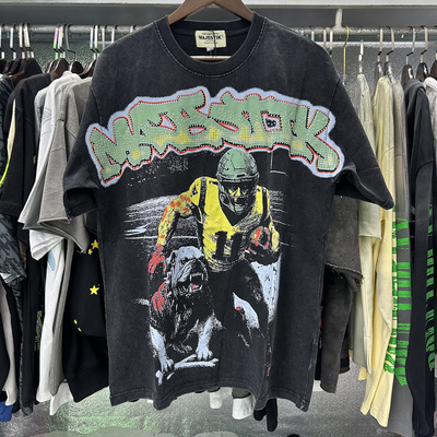 MAJESTIK Bulldog Football Graphic Crop Tee烫钻设计青年短袖