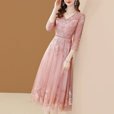 气质网纱钉珠喜婆婆重工连衣裙2026春夏新款减龄刺绣长裙平时可穿