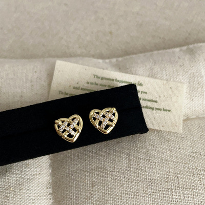 「金心格钻」格纹镶钻心形耳钉精致浪漫风法式轻奢锆石耳环潮流女