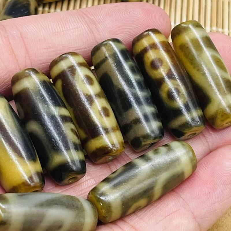 保真品西藏天然玛瑙做旧老天珠牙黄虎牙三四眼吊坠配饰品手链隔珠