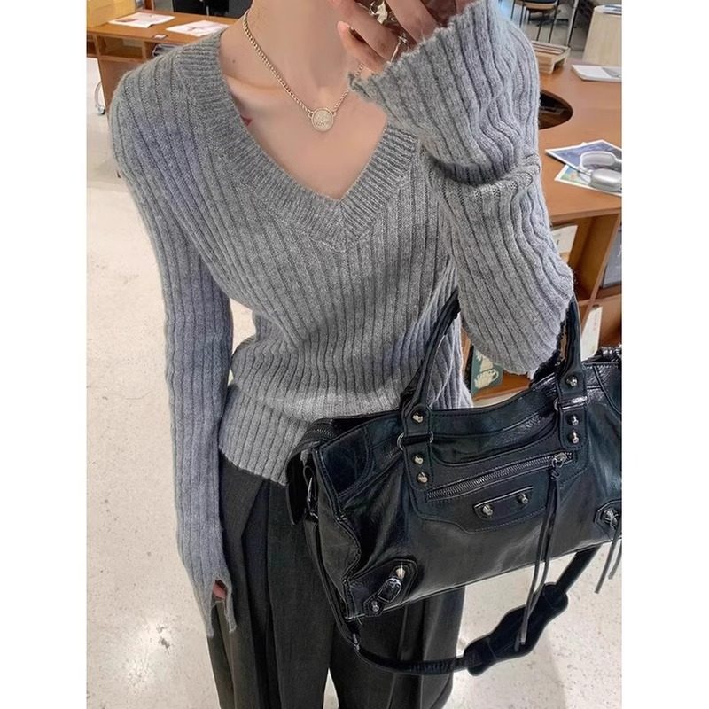 韩系灰色V领坑条针织打底衫女秋冬修身显瘦内搭毛衣气质长袖上衣