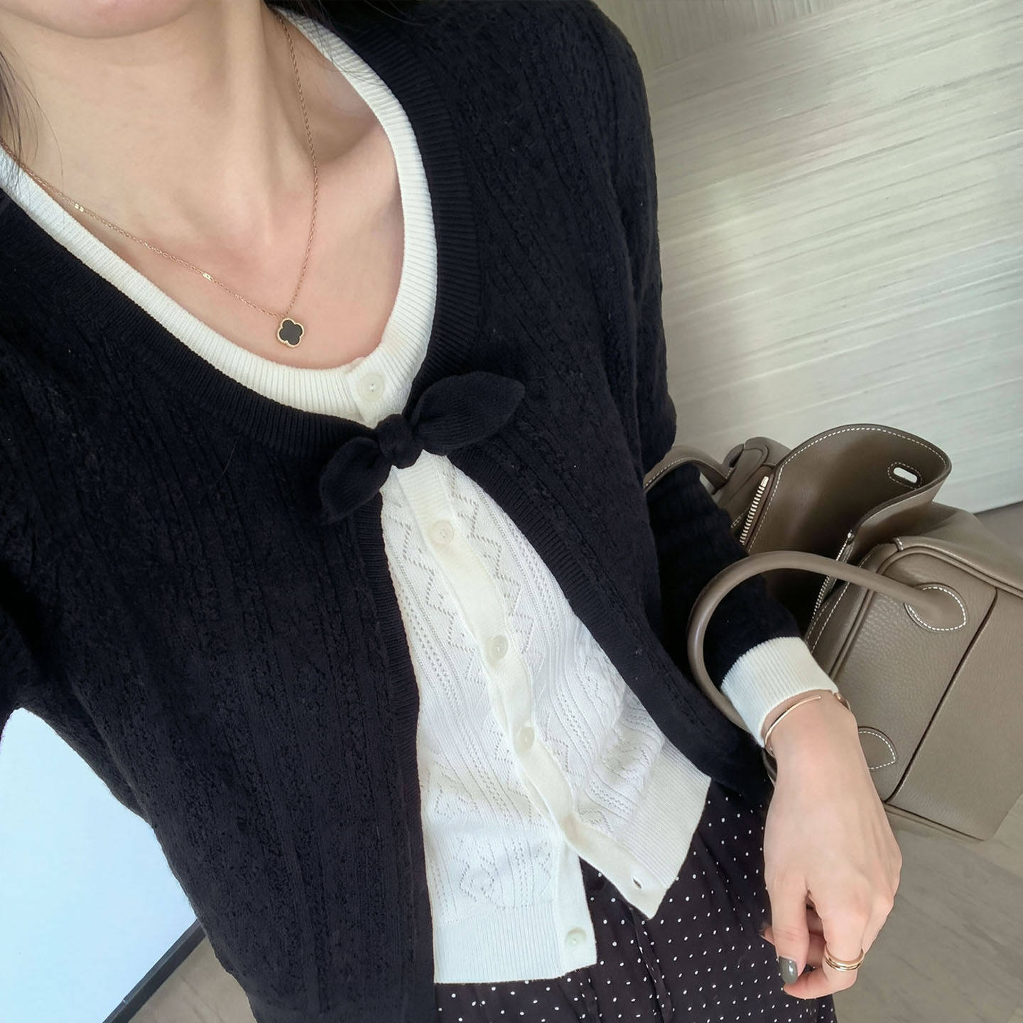 韩系黑白拼色假两件针织开衫上衣