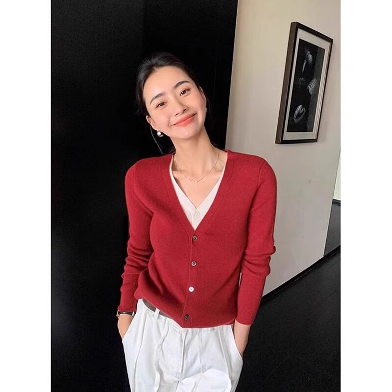 法式酒红色V领假两件针织开衫女早春外穿修身短款毛衣高级感上衣