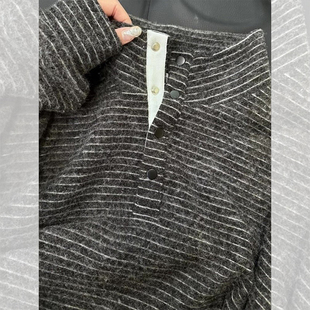 灰色条纹立领内搭打底衫女秋冬季高级感宽松磨毛加厚长袖t恤上衣