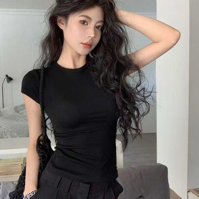 辣妹黑色圆领短袖t恤女夏季穿搭独特漂亮正肩修身小飞袖打底上衣