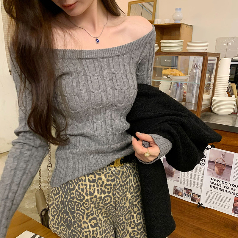 韩系灰色一字肩麻花针织衫女秋冬高级感修身打底毛衣露肩气质上衣
