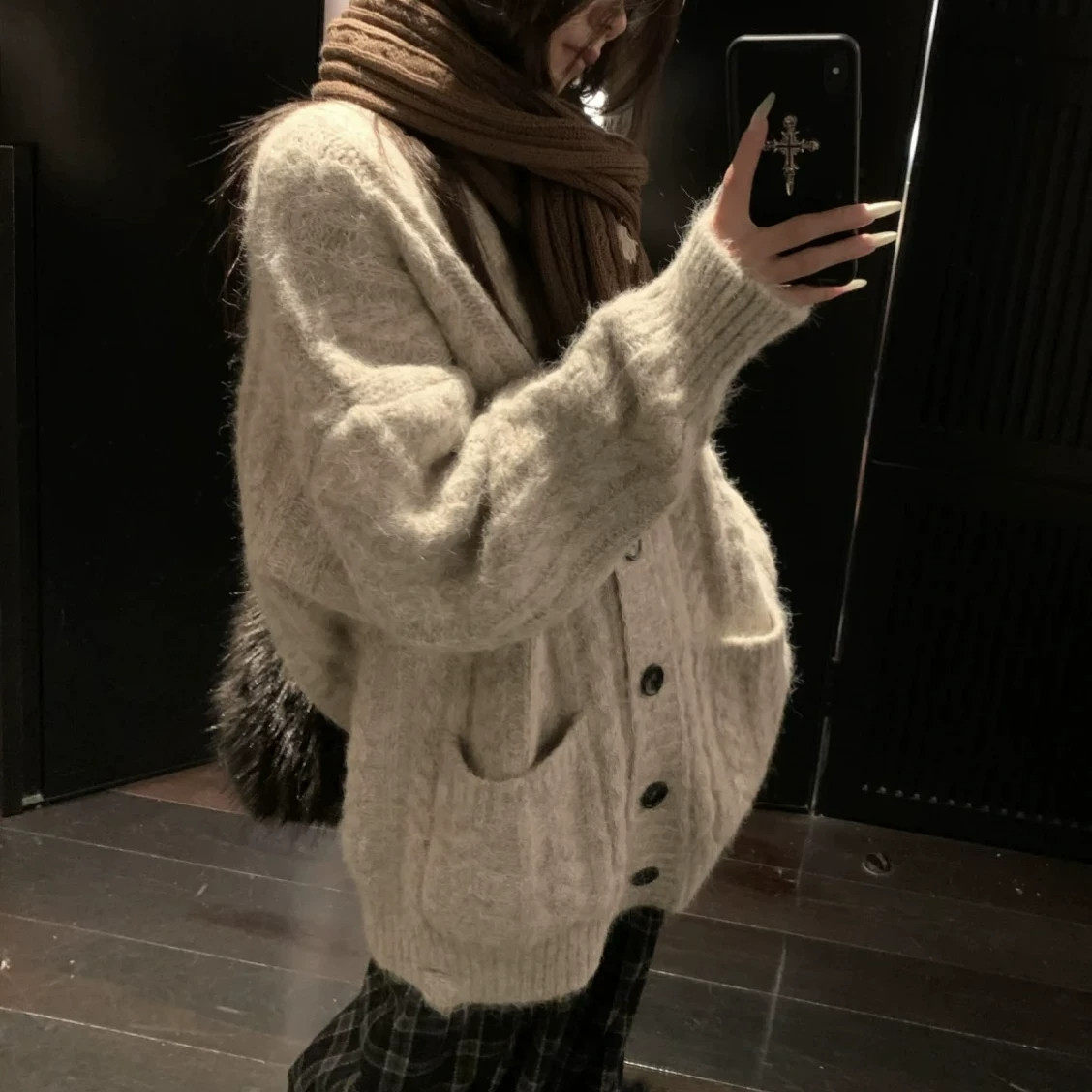 韩系慵懒v领麻花针织开衫女秋冬