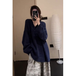 藏蓝色慵懒风v领套头毛衣针织衫女2025秋冬季韩版宽松中长款上衣