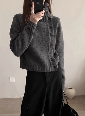 灰色不对称翻领毛衣外套女秋冬小个子宽松短款针织开衫高领上衣厚