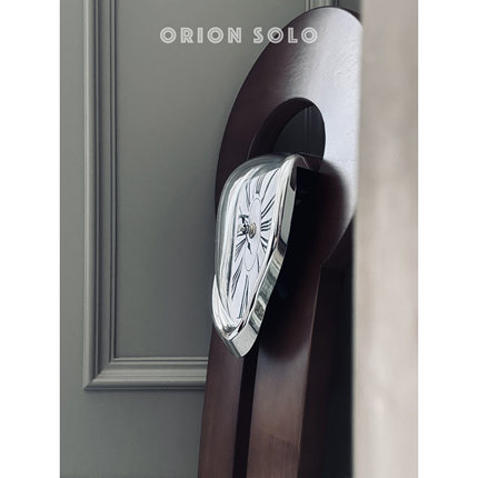 Orion Solo 原一芥/静音达利时钟扭曲艺术异形融化挂钟装饰摆件