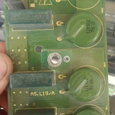 可维修变频器电容板，型号Prod1110V1，成色如图，需要的联系议价