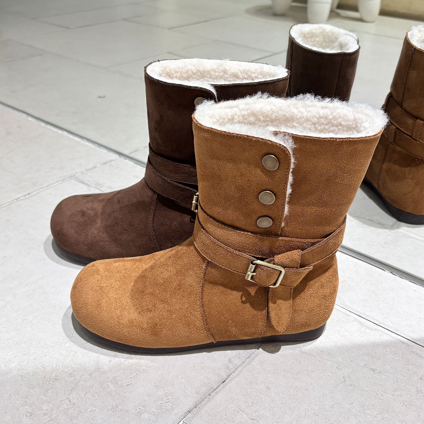 真皮加绒羊羔毛雪地靴皮毛一体