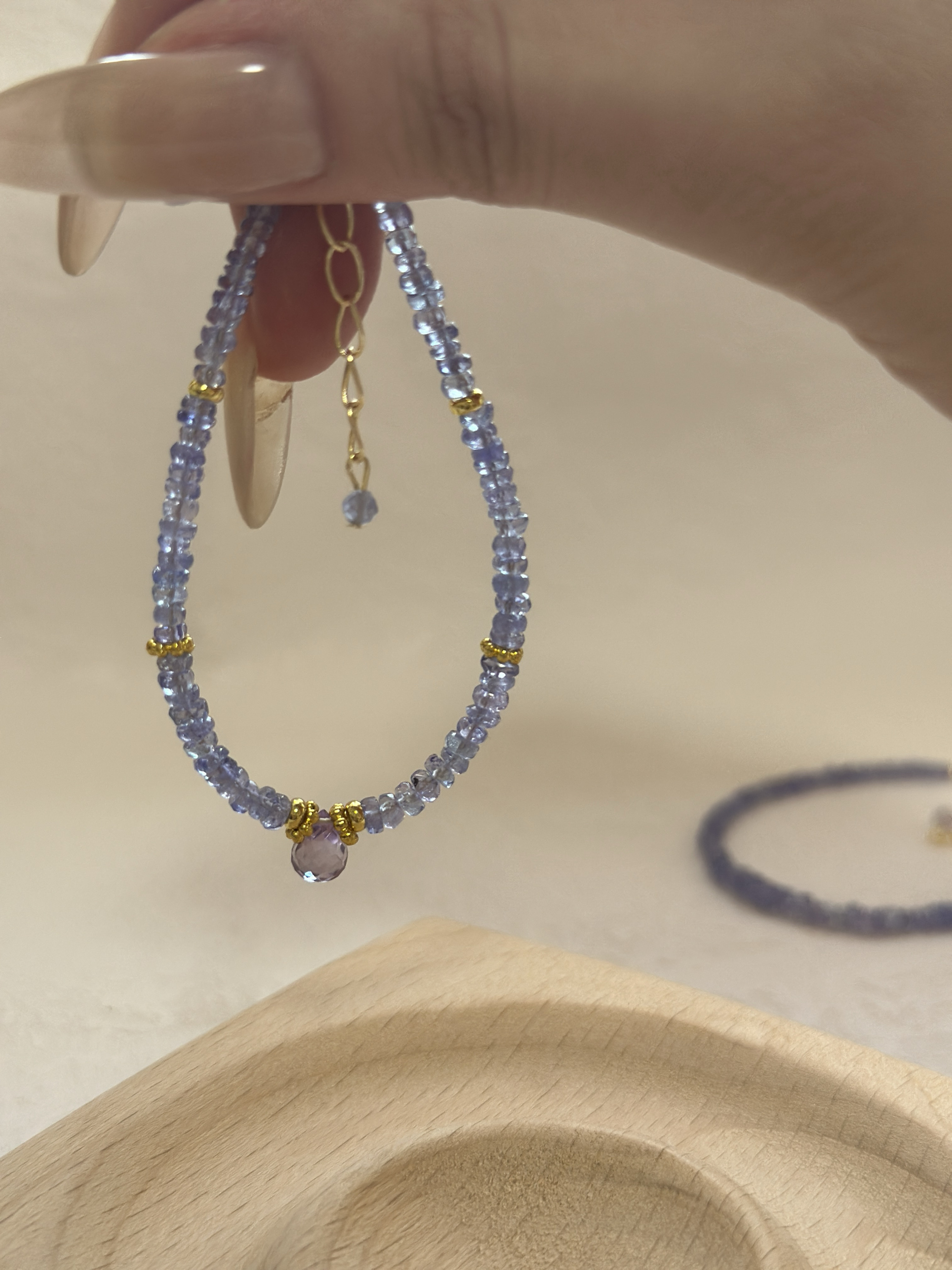 Gewu原创设计天然坦桑石切面算盘珠手链搭配紫水晶水滴仙女风