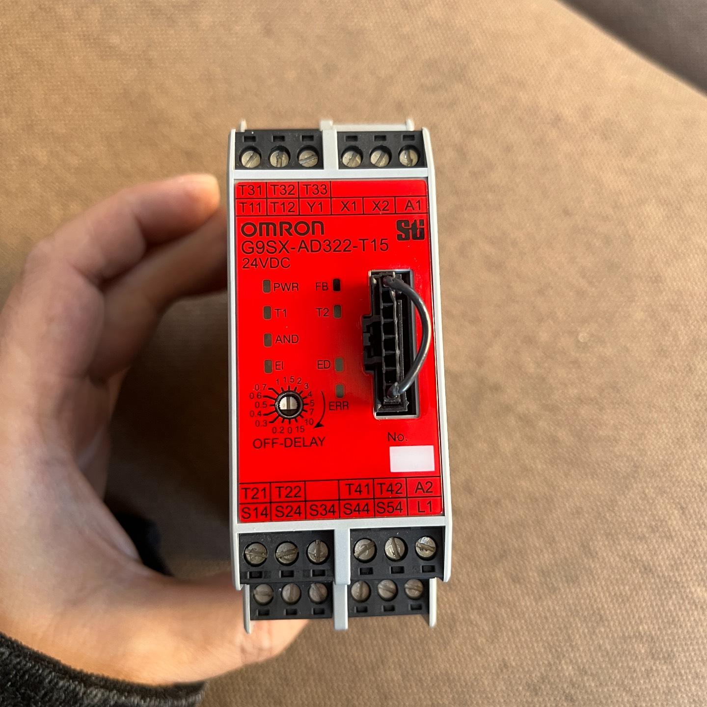 继电器 G9SX-AD322-T15-RT