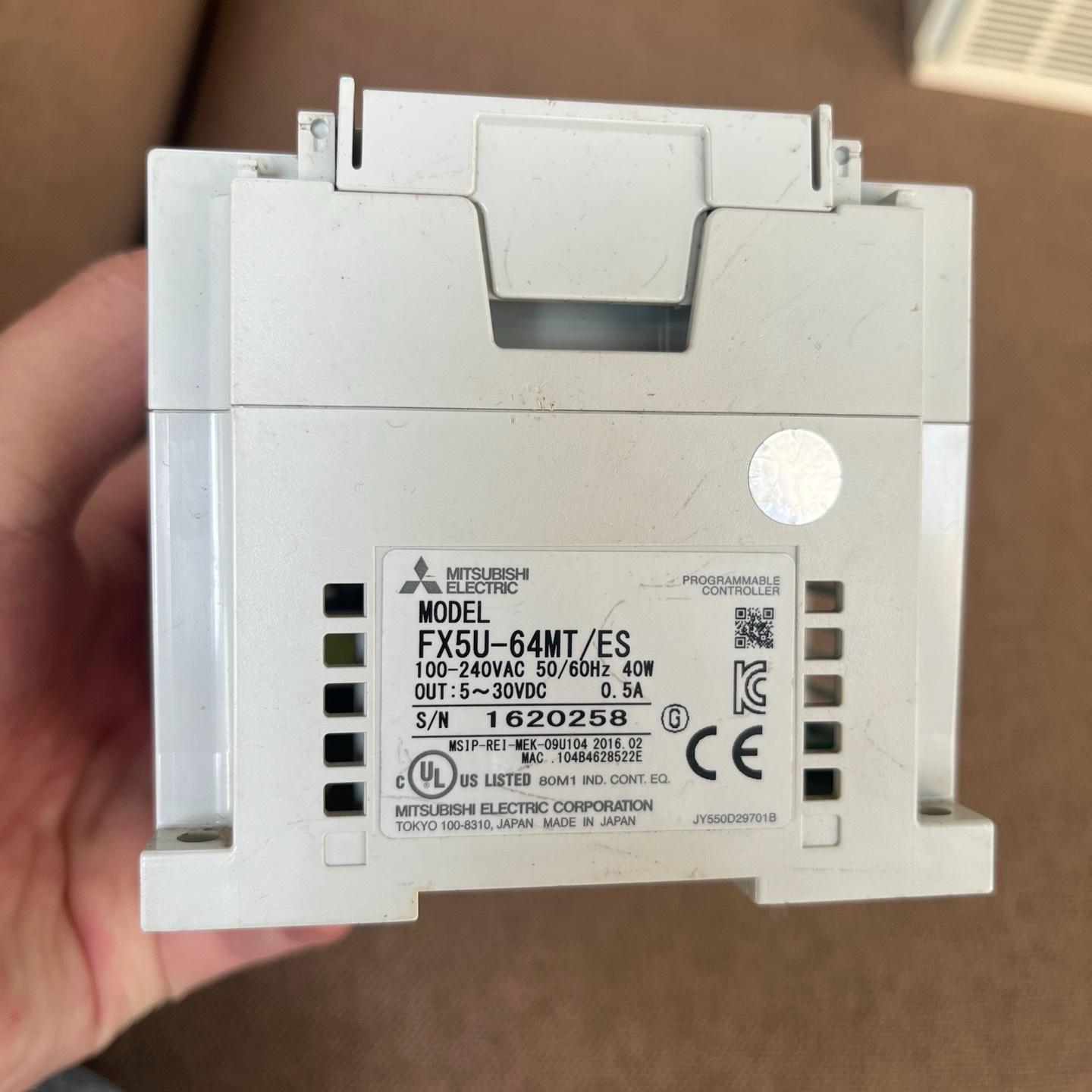 FX5U-64MT/ES 实物图