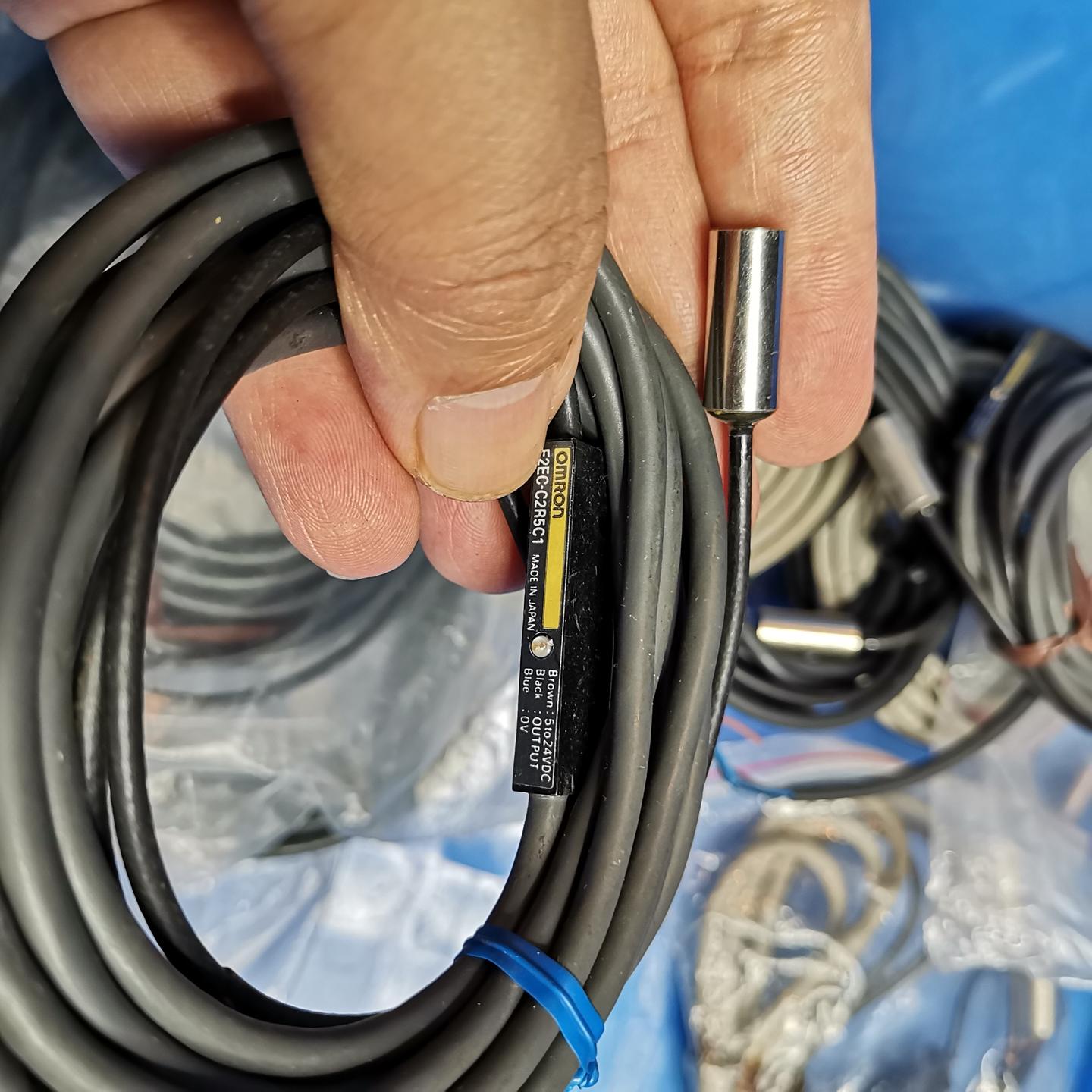 日本接近开关E2EC-C2R5C1