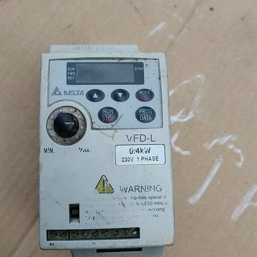 台达VFD-L变频器 0.4kw  220v