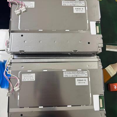 到了一些成色非常好的夏普10.4寸LQ104V1DG51