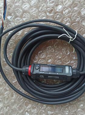 KEYENCELR-X50的线缆 如下图实物拍照 没有