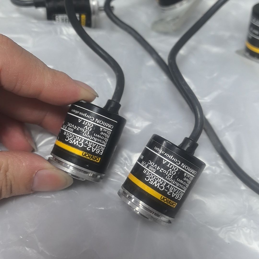 旋转编码器 E6A2-CW5C