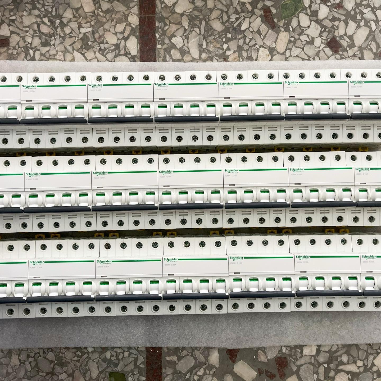 二手拆机施耐德 iC65N 4P 空气开关 成色好看图实拍